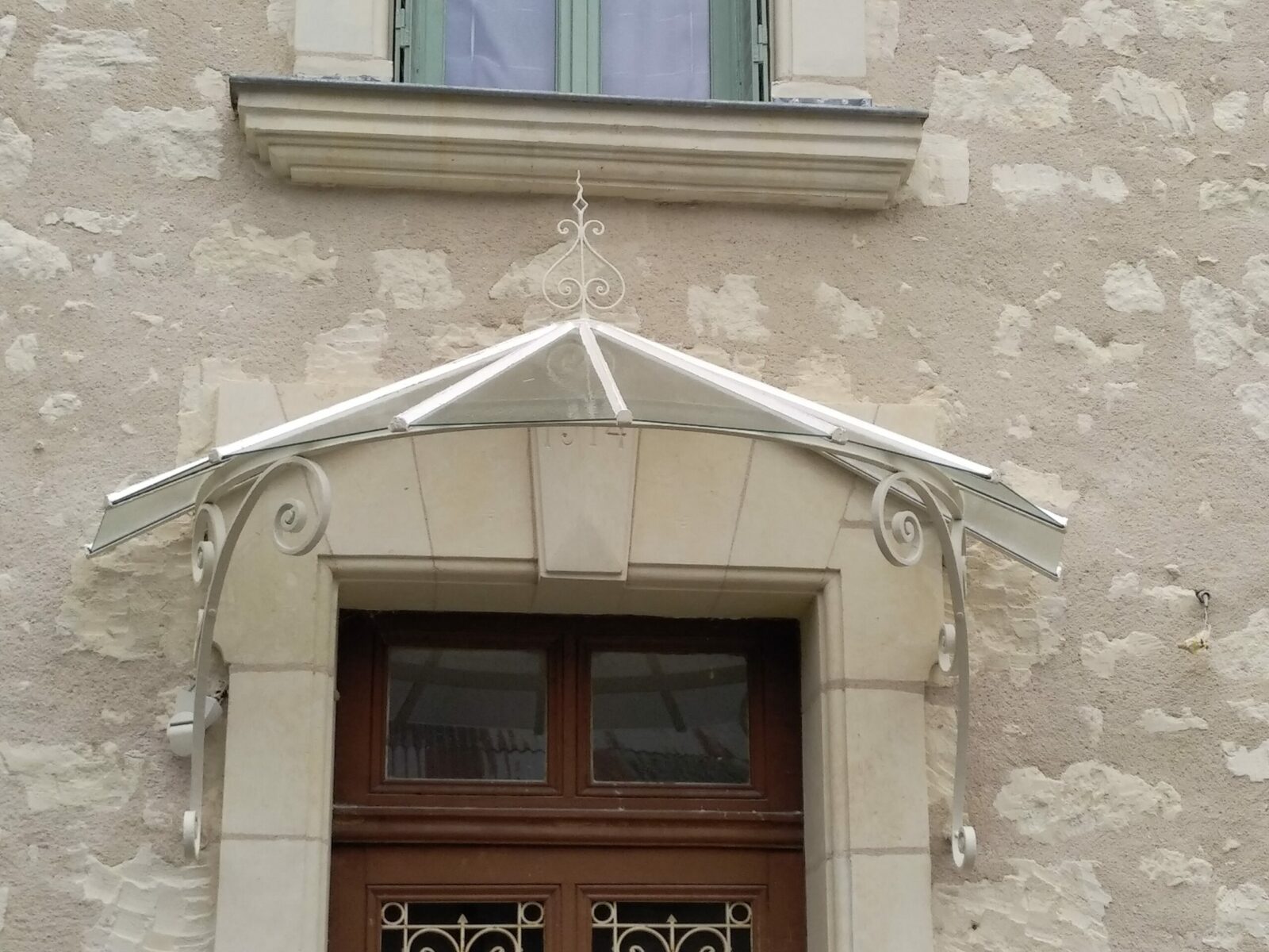 Menuiserie Lejude Menuisier Richelieu Vitrine 1